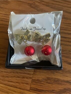 Fashion Jewelry Gold Bow Earrings with Red Bead Drops